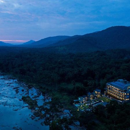 Niraamaya Retreats Samroha Athirappilly Exterior foto