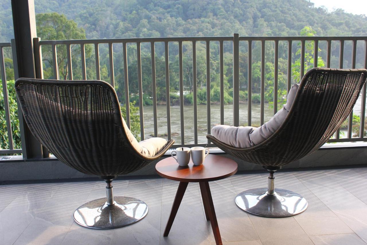 Niraamaya Retreats Samroha Athirappilly Exterior foto