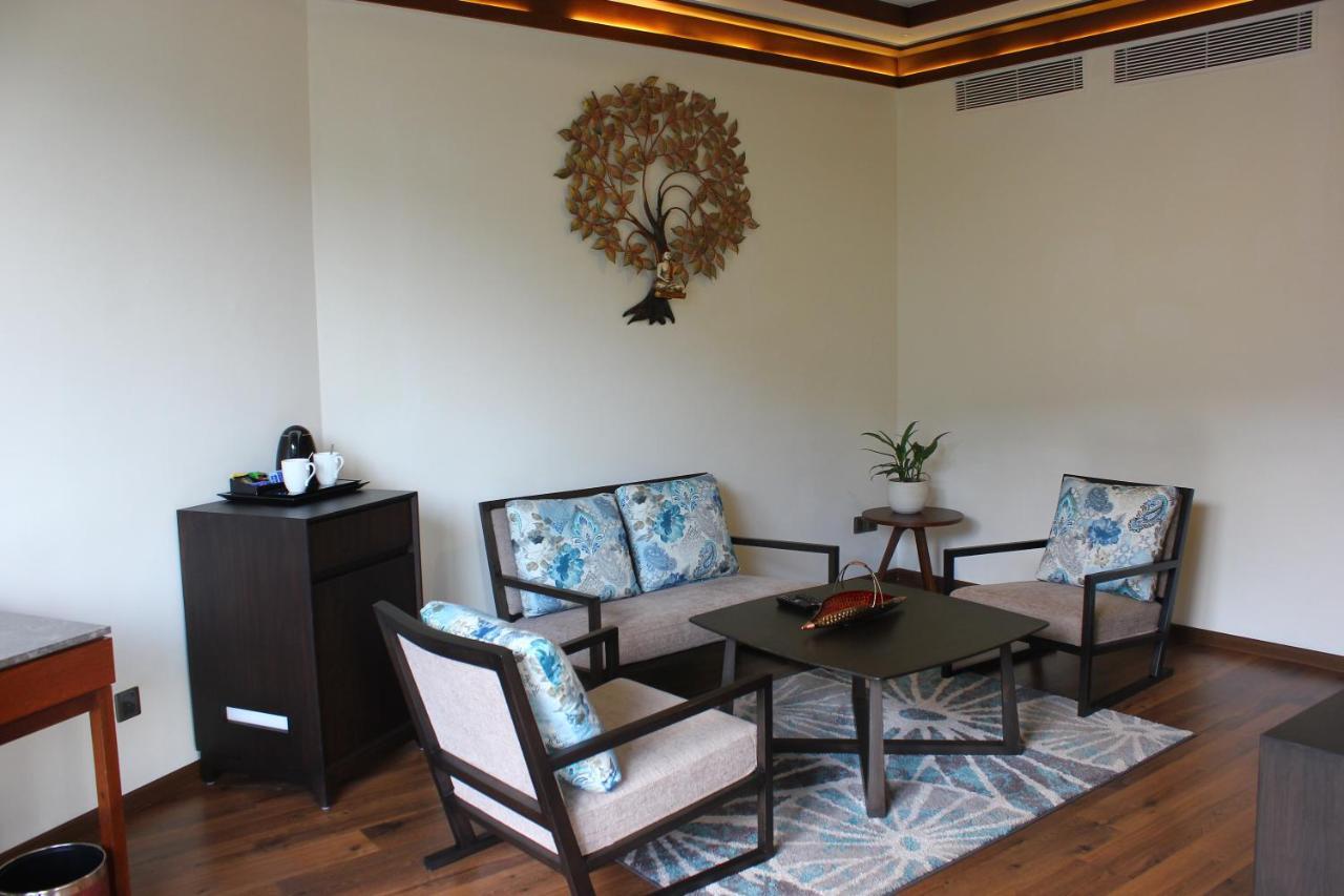 Niraamaya Retreats Samroha Athirappilly Exterior foto