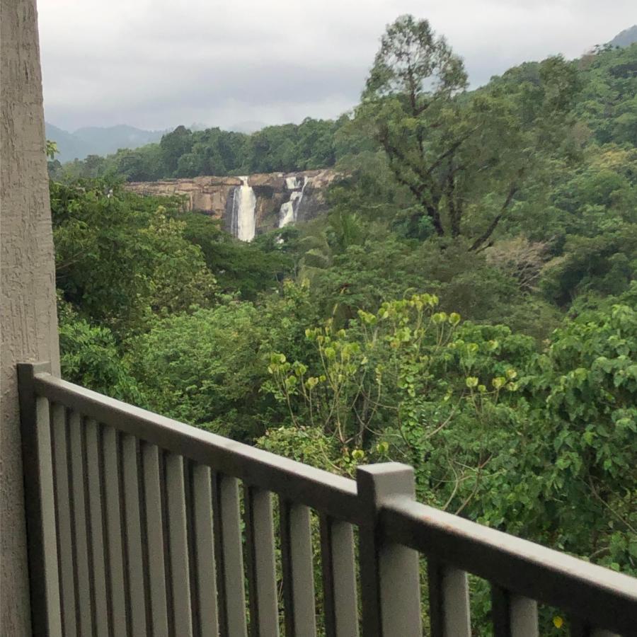 Niraamaya Retreats Samroha Athirappilly Exterior foto