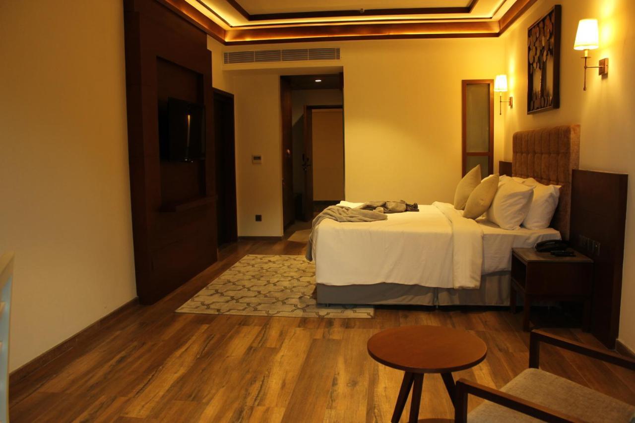 Niraamaya Retreats Samroha Athirappilly Exterior foto