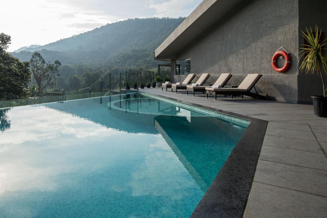 Niraamaya Retreats Samroha Athirappilly Exterior foto