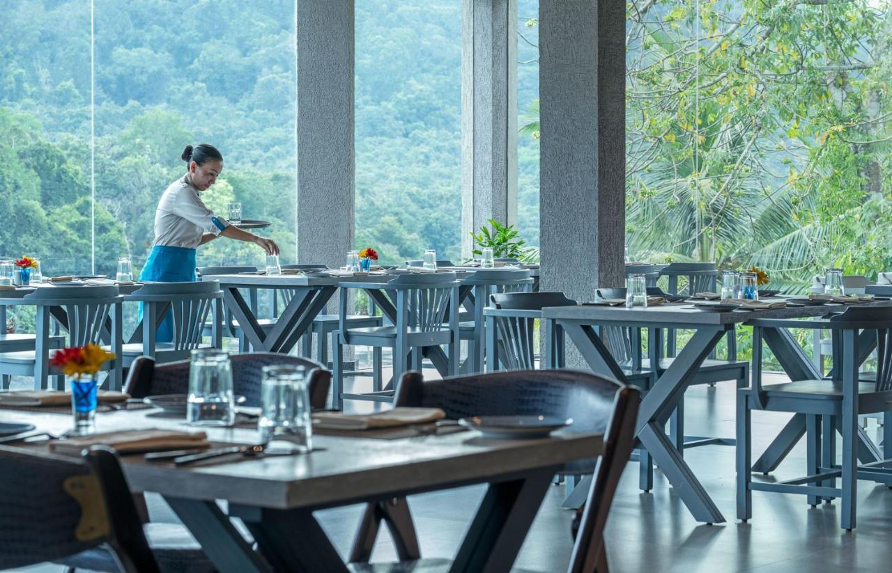 Niraamaya Retreats Samroha Athirappilly Exterior foto